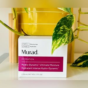 * BRAND NEW, NEVER USED * MURAD
Hydro-Dynamic® Ultimate Moisture 50ml